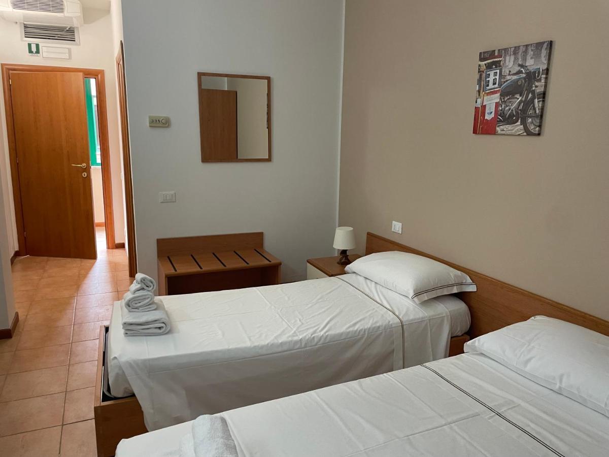 Hotel Sportland Colle di Val d'Elsa Exterior foto